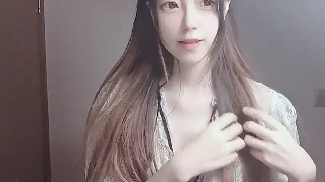 Snapshot of VaerySaenz chatting on 09.20.25 VaerySaenz online show from 09.20.25