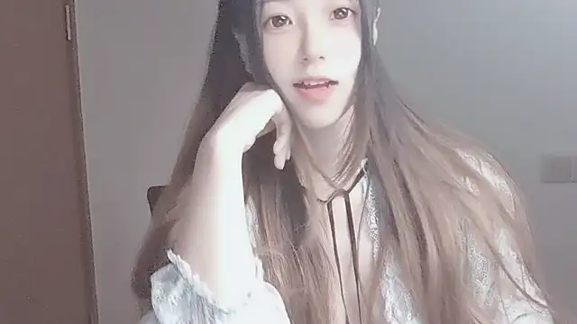 Snapshot of VaerySaenz chatting on 10.06.25 VaerySaenz online show from 10.06.25