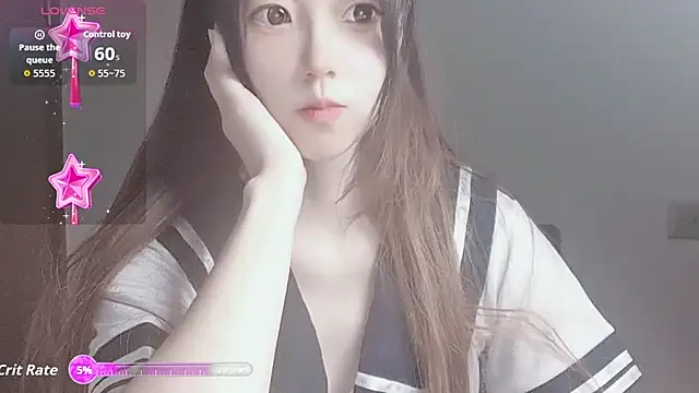 Snapshot of VaerySaenz chatting on 10.13.25 VaerySaenz online show from 10.13.25