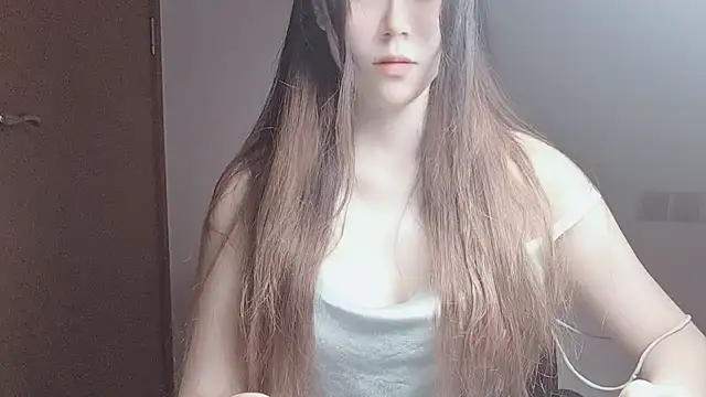 Snapshot of VaerySaenz chatting on 10.27.25 VaerySaenz online show from 10.27.25