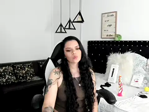 natasha logan  online show from 02.01.25