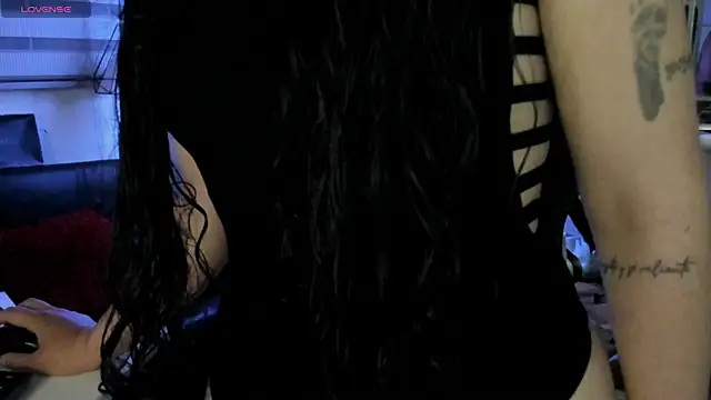 natasha logan  online show from 09.22.25