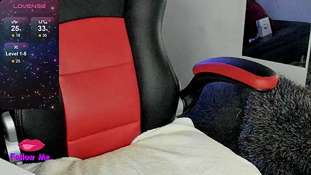 natasha logan  online show from 10.26.25