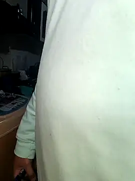 Snapshot of catire2323 chatting on 10.08.25 catire2323 online show from 10.08.25