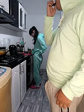 Snapshot of catire2323 chatting on 10.10.25 catire2323 online show from 10.10.25