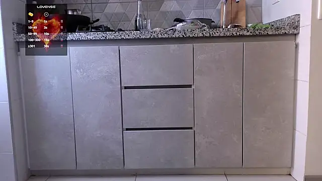 Snapshot of mini_kunis chatting on 12.22.24 mini kunis online show from 12.22.24