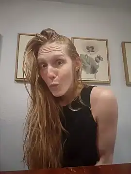 Snapshot of GoldenFlameGoddess chatting on 01.31.25 GoldenFlameGoddess online show from 01.31.25