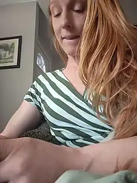 Snapshot of GoldenFlameGoddess chatting on 02.03.25 GoldenFlameGoddess online show from 02.03.25