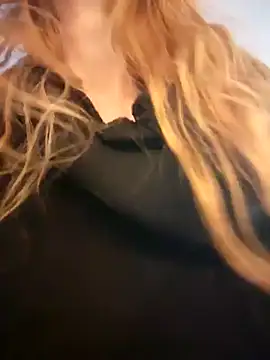 Snapshot of GoldenFlameGoddess chatting on 02.07.25 GoldenFlameGoddess online show from 02.07.25