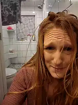 Snapshot of GoldenFlameGoddess chatting on 02.10.25 GoldenFlameGoddess online show from 02.10.25