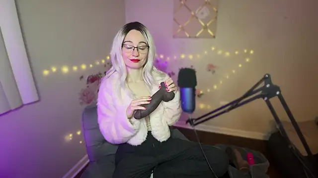 Starr1123 online show from 12.04.25