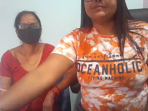 Snapshot of gyanvi1 chatting on 01.10.25 gyanvi1 online show from 01.10.25