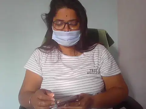 Snapshot of gyanvi1 chatting on 02.03.25 gyanvi1 online show from 02.03.25