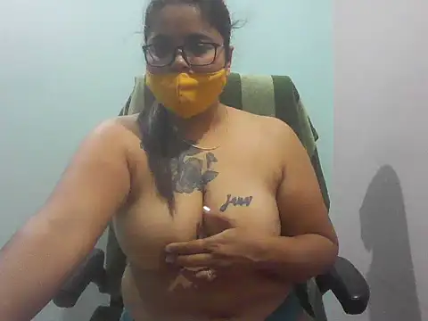 Snapshot of gyanvi1 chatting on 02.12.25 gyanvi1 online show from 02.12.25