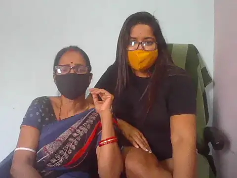 Snapshot of gyanvi1 chatting on 02.24.25 gyanvi1 online show from 02.24.25