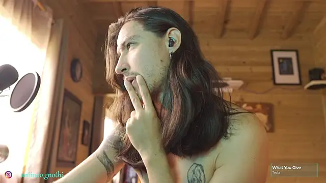 Snapshot of Antinoo_Gnothi chatting on 10.30.25 Antinoo Gnothi online show from 10.30.25