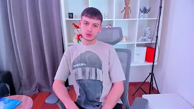 andboyfor6 online show from 04.29.26