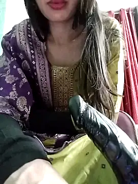 Snapshot of Noor_Darliing chatting on 12.13.25 Noor Darliing online show from 12.13.25