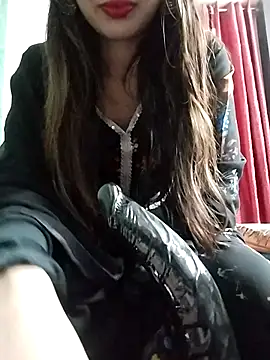 Snapshot of Noor_Darliing chatting on 12.14.25 Noor Darliing online show from 12.14.25