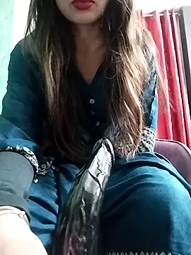 Snapshot of Noor_Darliing chatting on 12.16.25 Noor Darliing online show from 12.16.25