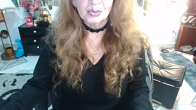 Snapshot of KarimaSarabe chatting on 09.22.25 KarimaSarabe online show from 09.22.25