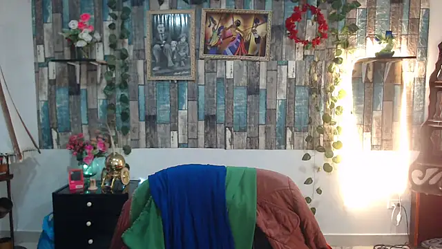 Snapshot of KarimaSarabe chatting on 09.24.25 KarimaSarabe online show from 09.24.25