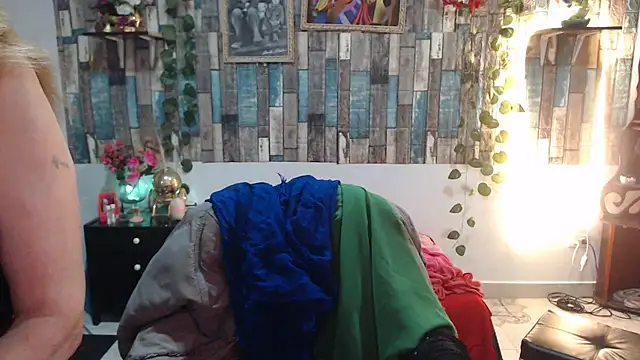 Snapshot of KarimaSarabe chatting on 09.27.25 KarimaSarabe online show from 09.27.25