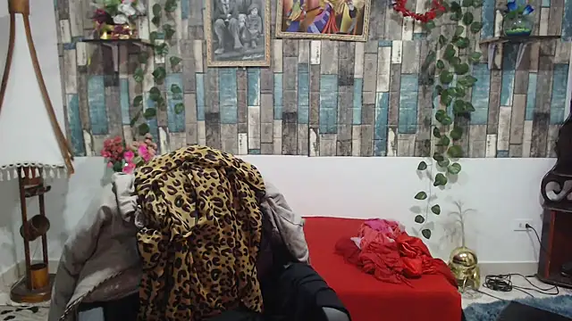 Snapshot of KarimaSarabe chatting on 10.06.25 KarimaSarabe online show from 10.06.25