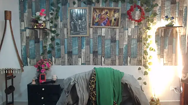 Snapshot of KarimaSarabe chatting on 10.08.25 KarimaSarabe online show from 10.08.25