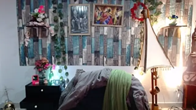 Snapshot of KarimaSarabe chatting on 10.27.25 KarimaSarabe online show from 10.27.25