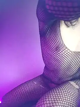 Snapshot of Victor-and-shelly chatting on 09.28.25 Victor-and-shelly online show from 09.28.25