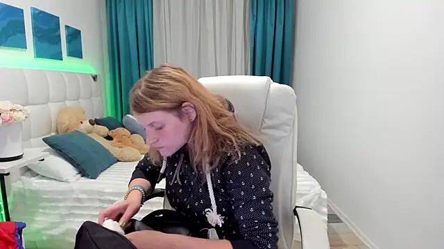 Kathlyn  Heath online show from 10.10.25