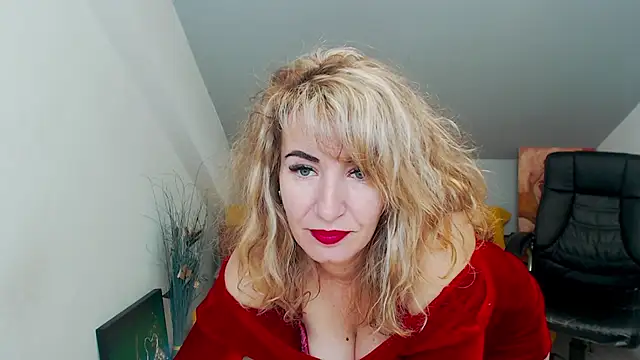 Snapshot of Cassandra_Hotty chatting on 01.14.25 Cassandra Hotty online show from 01.14.25