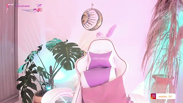 Snapshot of Anngel_1 chatting on 10.09.25 Anngel 1 online show from 10.09.25