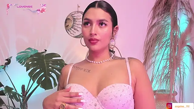 Snapshot of Anngel_1 chatting on 10.12.25 Anngel 1 online show from 10.12.25