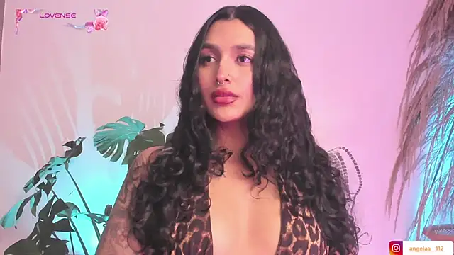 Snapshot of Anngel_1 chatting on 10.21.25 Anngel 1 online show from 10.21.25