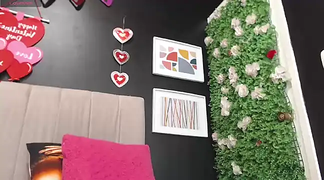 Snapshot of AngelitaWild_ chatting on 02.18.25 AngelitaWild  online show from 02.18.25