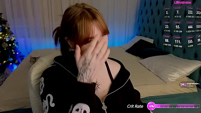  Chlo  e online show from 12.13.24