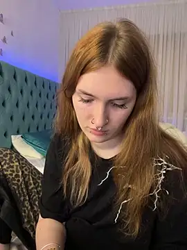  Chlo  e online show from 10.12.25