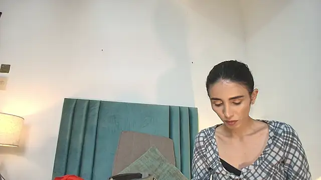 Nina Cavaali online show from 09.18.25