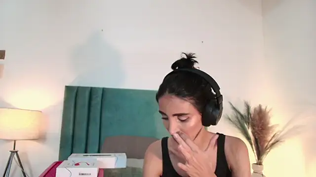 Nina Cavaali online show from 09.23.25