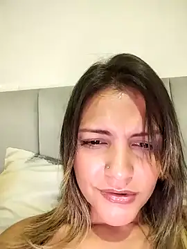 Mia Hampton online show from 02.06.25