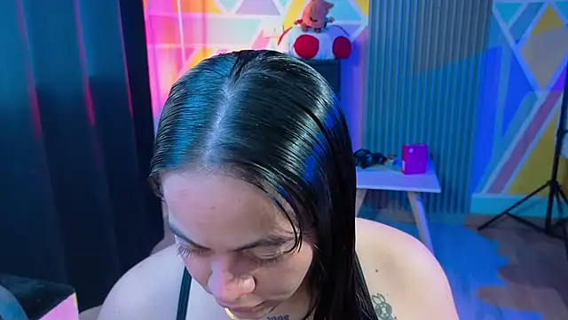 Cuttiealice online show from 10.06.25