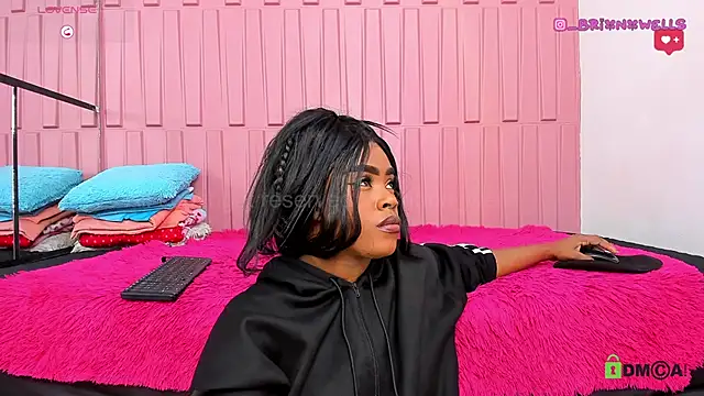 Briana Wells  online show from 12.02.24