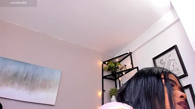 Briana Wells  online show from 03.26.26