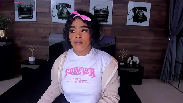 Briana Wells  online show from 07.04.26