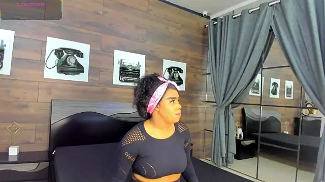 Briana Wells  online show from 07.12.26