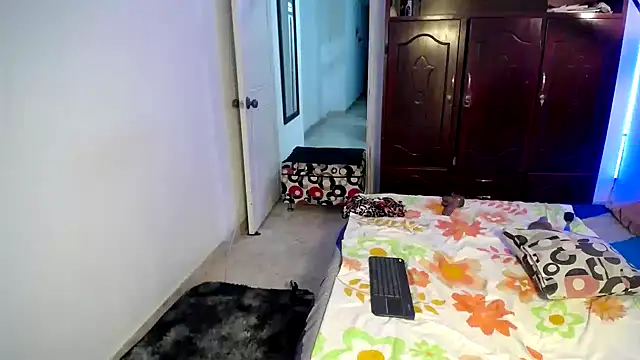 ivonne  hott1 online show from 01.17.25
