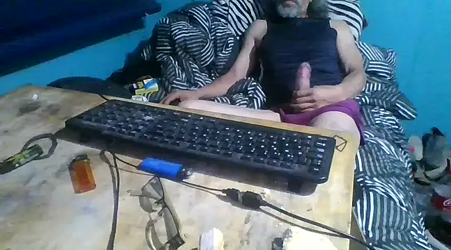 Snapshot of malekon76 chatting on 01.28.25 malekon76 online show from 01.28.25