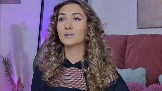 Snapshot of NicolLopeze chatting on 11.07.25 NicolLopeze online show from 11.07.25